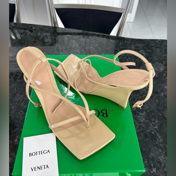 Bottega Veneta Beige Strappy Heels - Picture 4 of 9